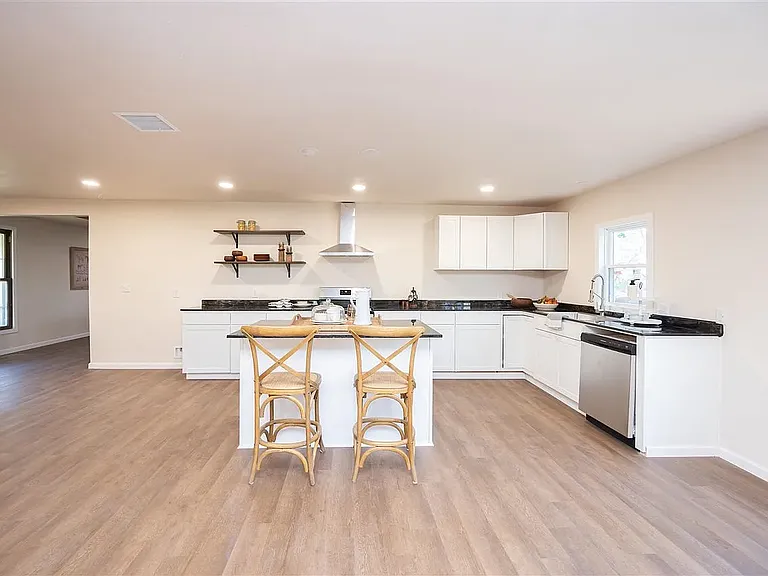 7359 E Lake Rd — Photo 7