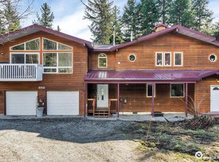 658 Sproat Rd, Girdwood, AK 99587