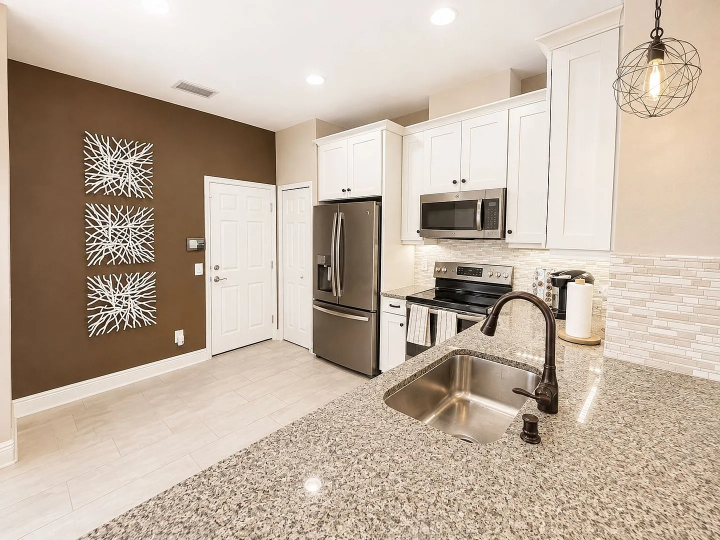 2556 Stapleford Place, Wesley Chapel, FL 33543 — Photo 4