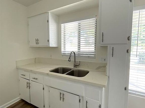 3rd image of 2912-26 E 65th St #E5