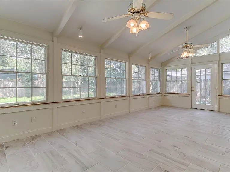 10406 Reclinata Ln — Photo 43