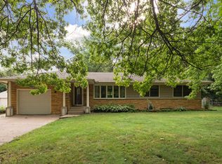 8055 Sunnyside Rd, Mounds View, MN 55112