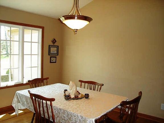5th image of 8844 Belisle Ct