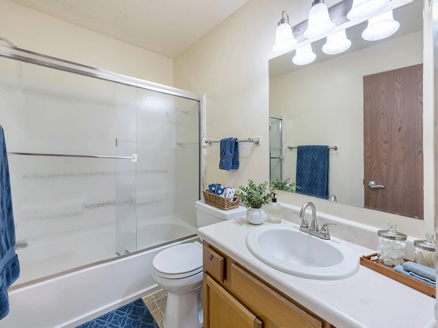 Spruce Pointe — Photo 4