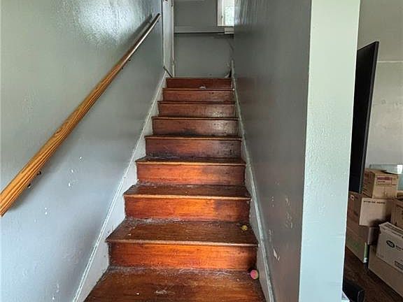 5th image of 515 S Main St
