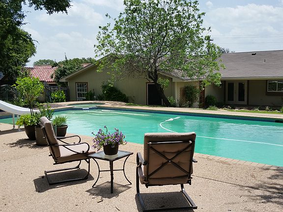3rd image of 6514 Circo Dr