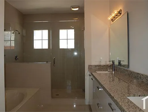 15610 SW 11th Ter — Photo 15