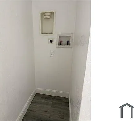2 bed, 752 sqft, $2,100 — Photo 1