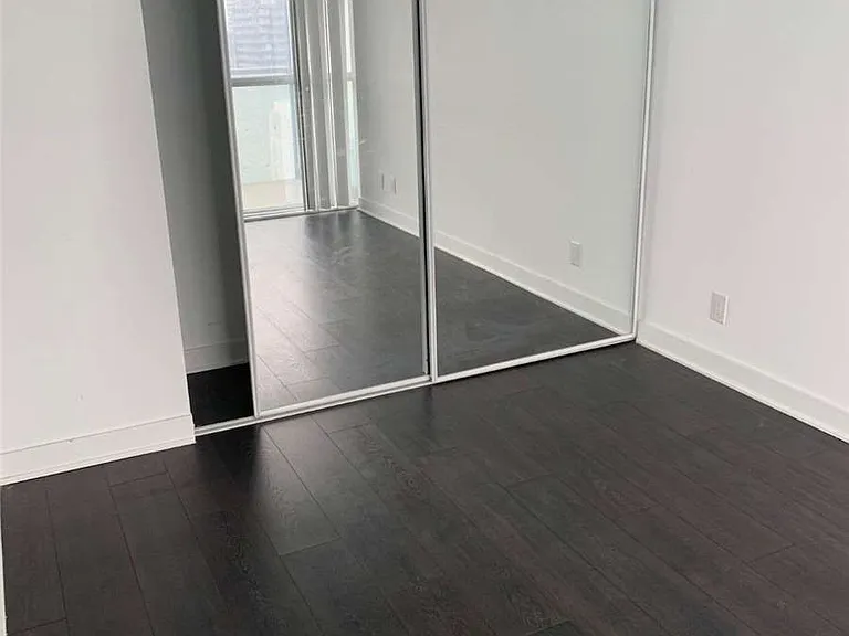 15 Grenville St #4205 — Photo 11