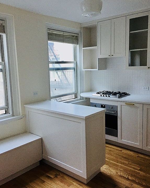 1st image of 321 E 43rd St APT 1014