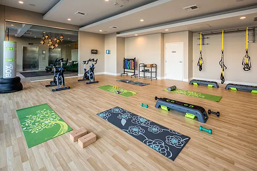 Onyx Glendale Photo 1