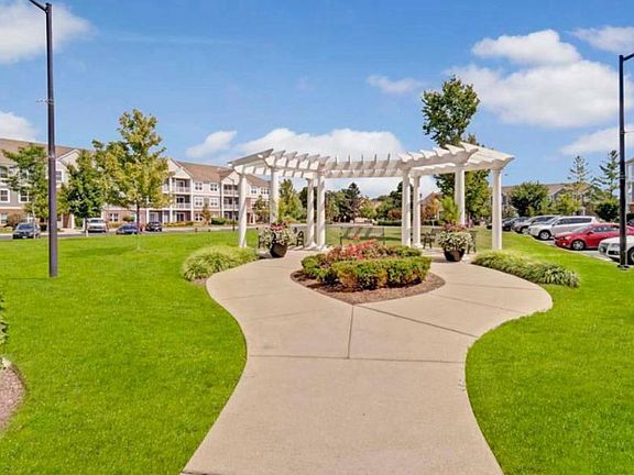 2nd image of 200 Burlington Cir #310