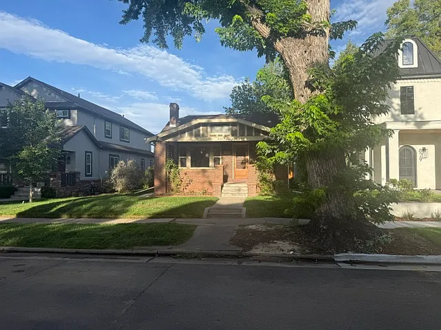 2 bed, 1051 sqft, $3,000 — Photo 4