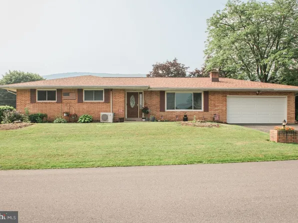 90 North St, Elizabethville, PA 17023