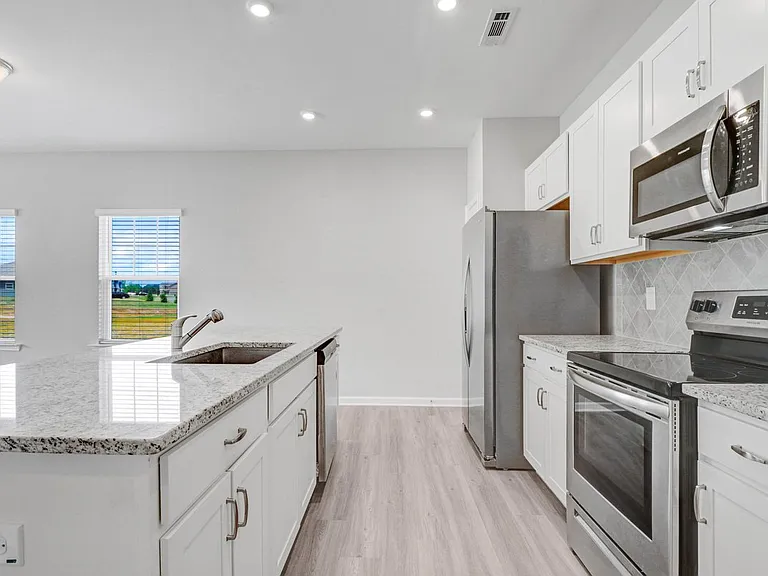 103 Drake Village Dr — Photo 9