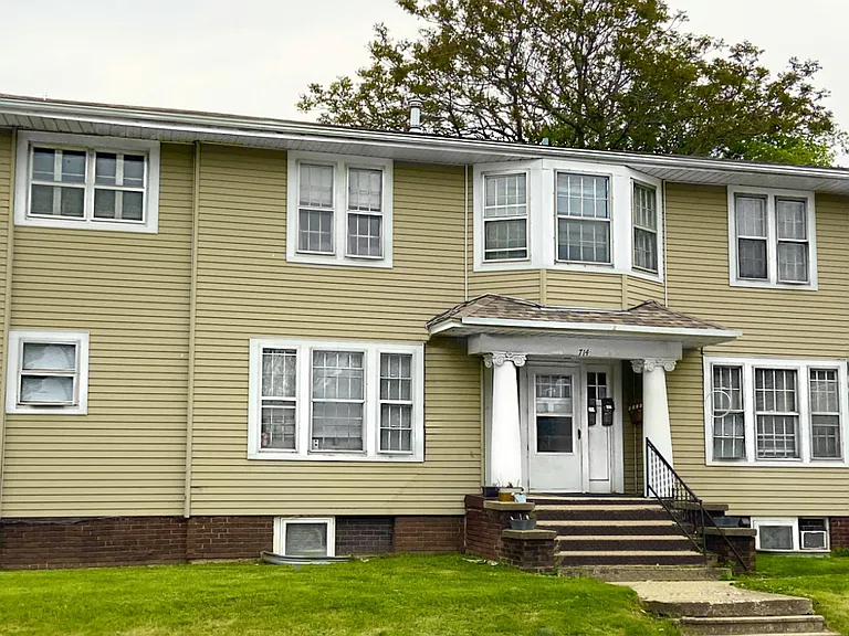 714 Madison Ave — Photo 1