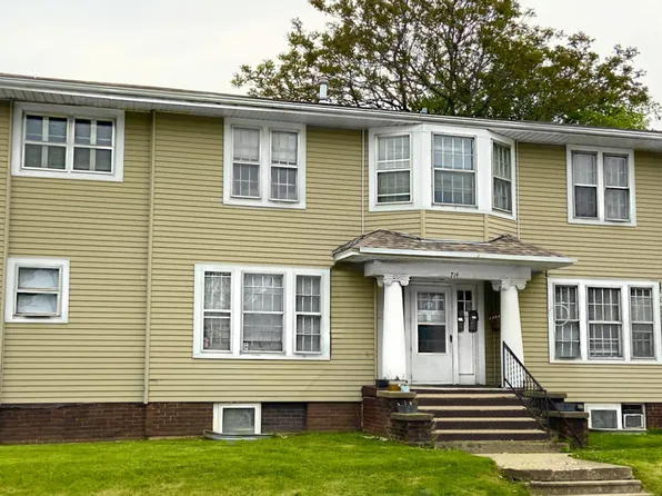 714 Madison Avenue, Charleston, 714 Madison Ave APT 4, Charleston, IL 61920