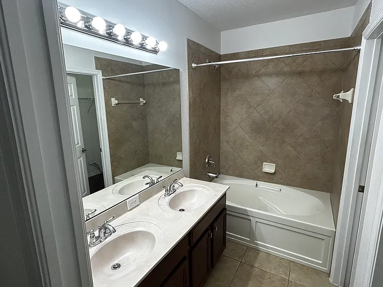 9659 Tivoli Villa Dr — Photo 27
