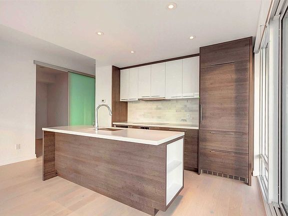 4th image of 488 University Ave #3910