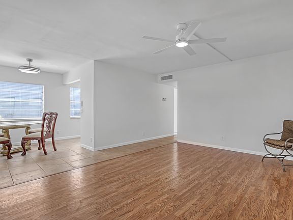 4th image of 149 Burgundy Dr #D