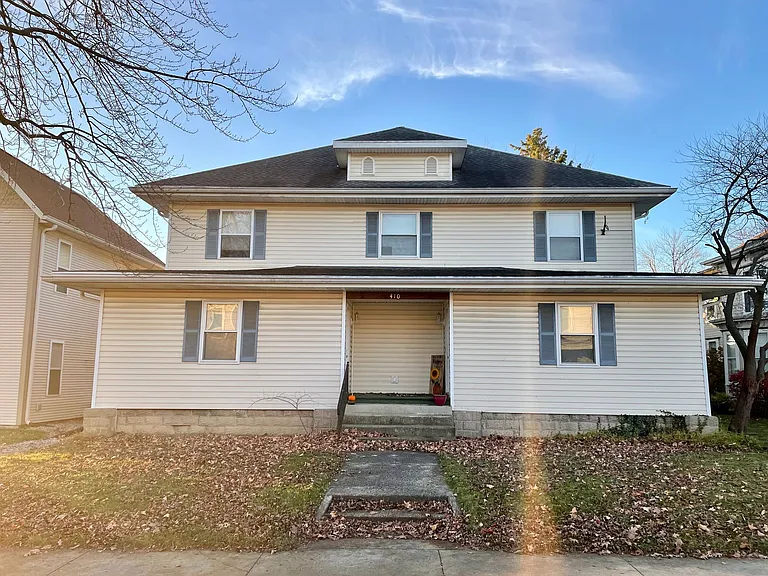 410 W Washington St — Photo 2