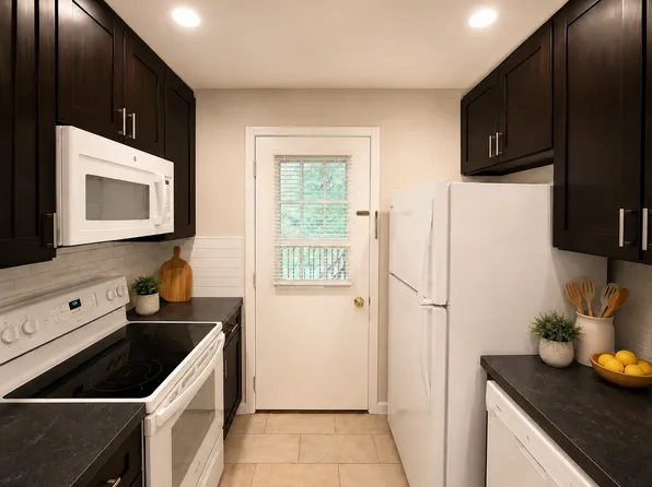 Pine Crest Apartments, 170 Preston Rd #D-3, Milford, NJ 08848