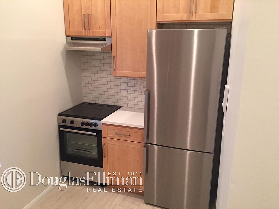 1st image of 320 W 38th St APT 1212