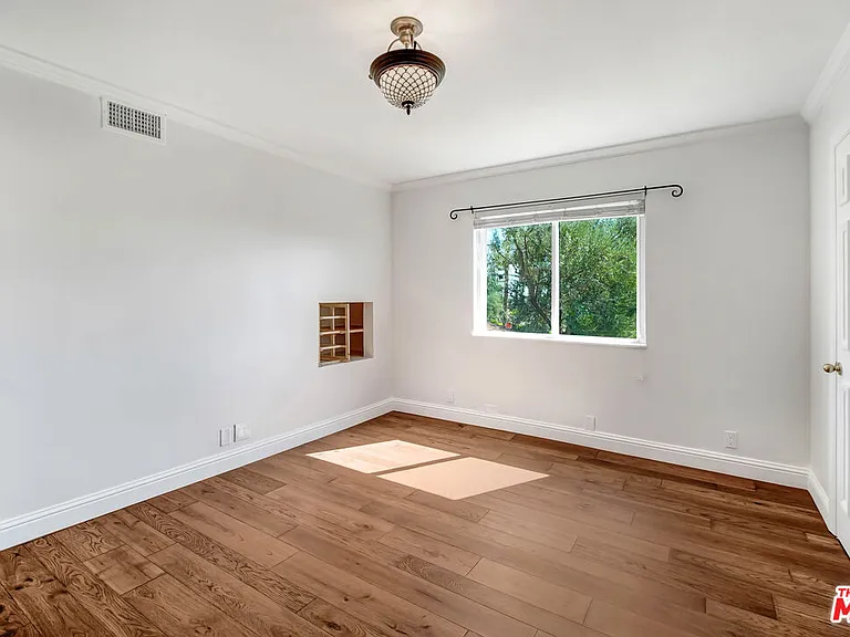 2401 Olive Ave — Photo 33