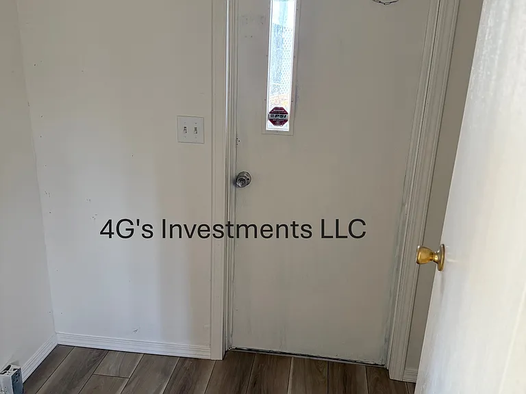 901 N Auburn Ave #17 — Photo 6