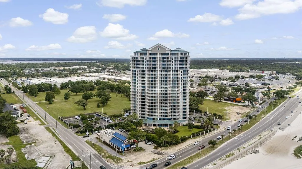 2668 Beach Blvd, 2103 — Photo 3