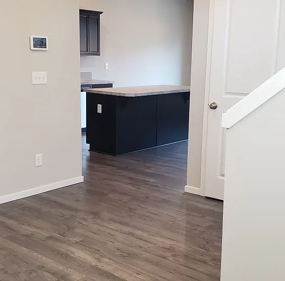 10708 Tahoma Ct E — Photo 2