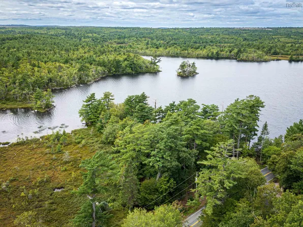 1394 Waverley Rd, Waverley, NS B2R 1W7