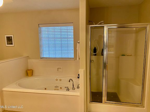 4th image of 109107 Ala Moana St