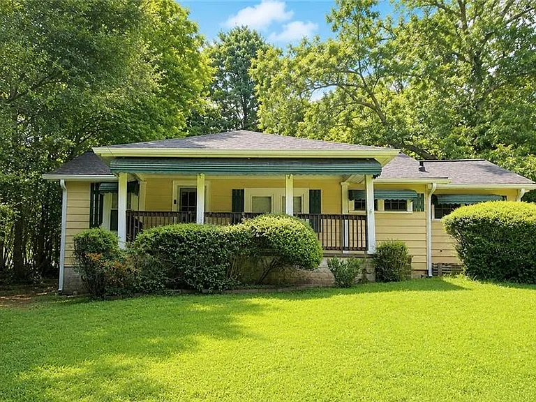 1360 Cunningham Rd SW — Photo 3