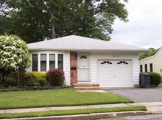 91 Columbine Cir, Toms River, NJ