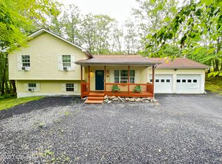 108 Dorchester Dr, Bushkill, PA 18324