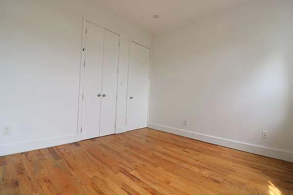 Rented by Compass | media 10