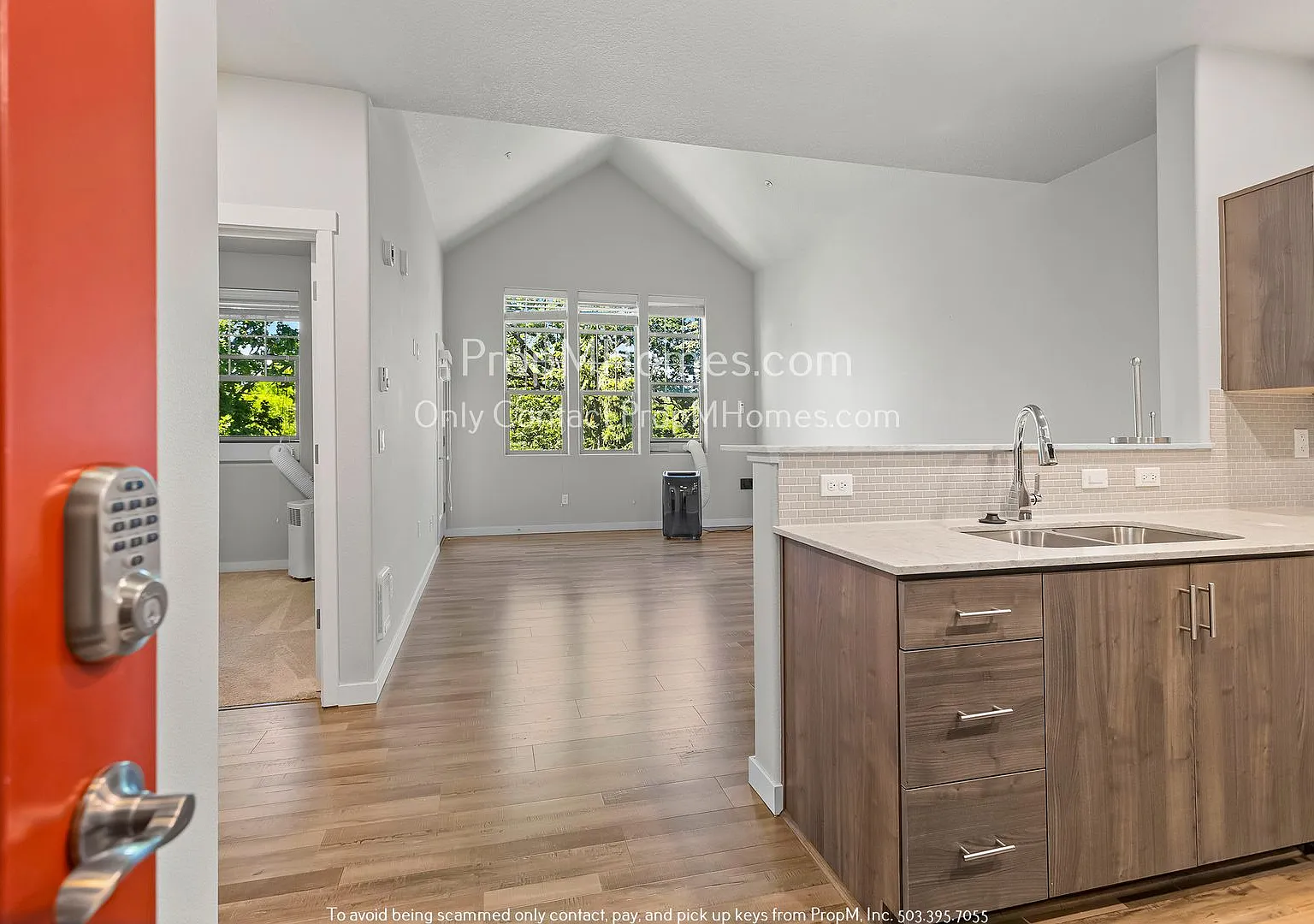 One Bedroom Condo in the Heart of North Bethany - Top Floor with Vaulted Ceilings! — Photo 1