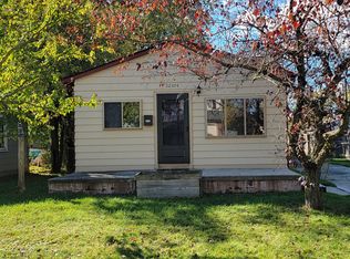 22304 Maple St, Saint Clair Shores, MI 48081