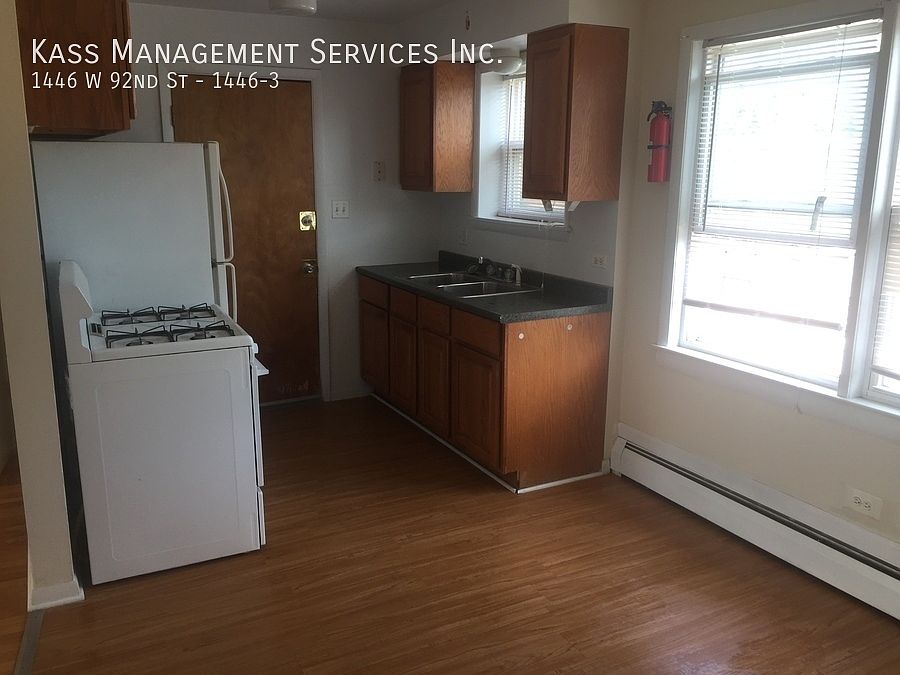 1st image of 1446 W 92nd St #3