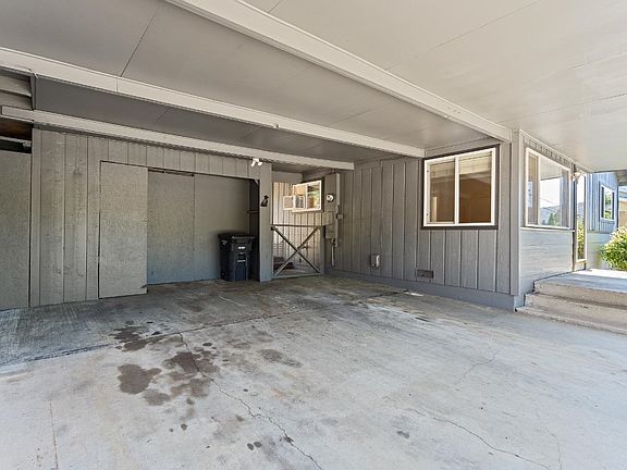 4th image of 656 Yama St