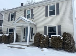 10530 Main St, Clarence, NY 14031
