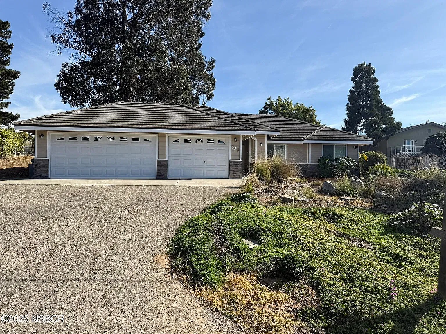 3 bed, 1200 sqft, $3,800 — Photo 3