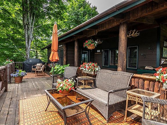 4th image of 356 Whiteface Inn Ln