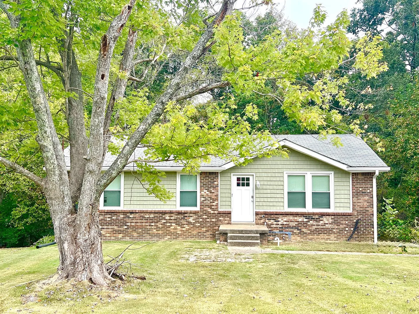 609 Chrisman Dr — Photo 2