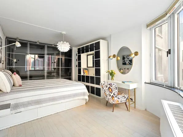 275 Greenwich Street image 3 of 7