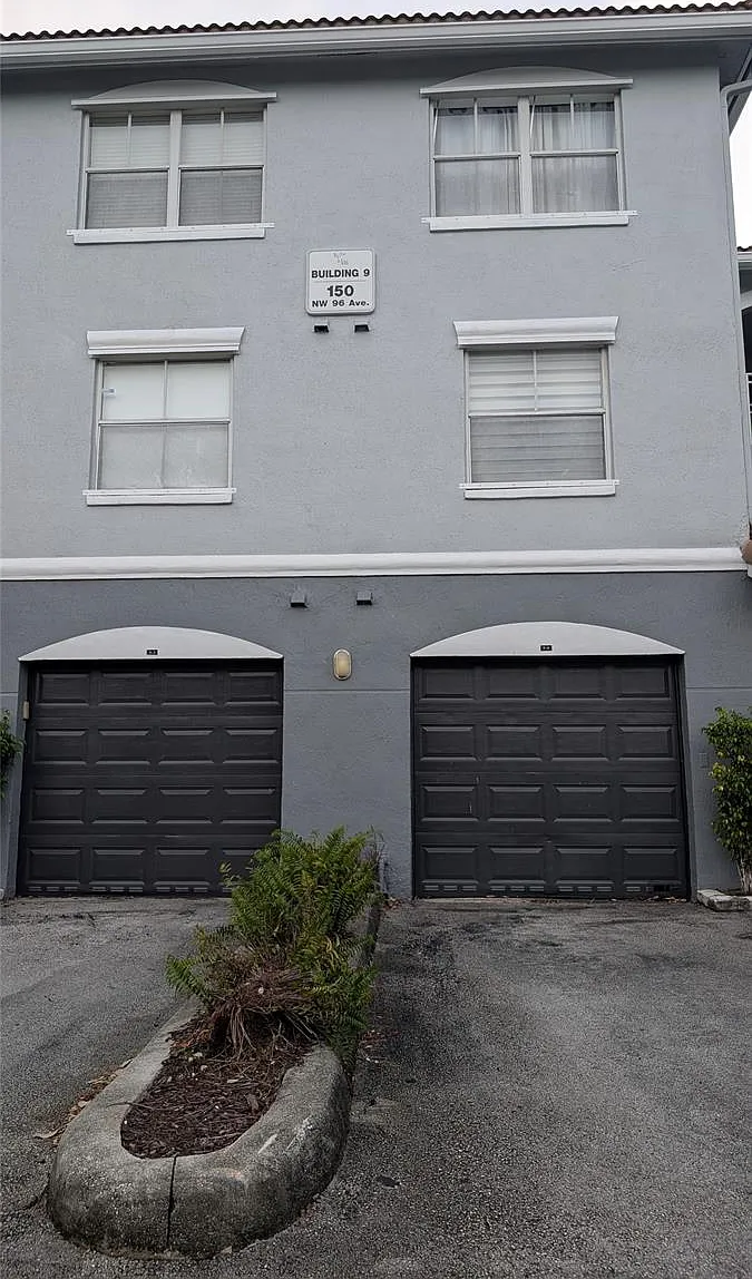 2 bed, 1200 sqft, $2,500 — Photo 2