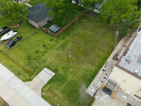 5th image of 2607 23rd St