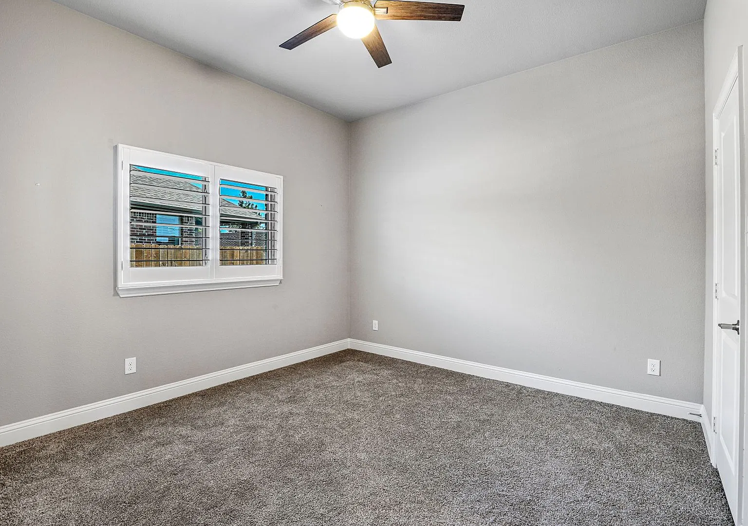 Breathtaking 3 Bedroom Home Overlooking the Community Lake in Celina! — Photo 2