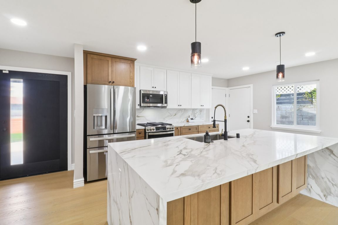 next background image